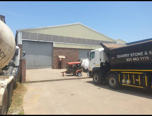 1,235M² WAREHOUSE TO LET IN CATO RIDGE